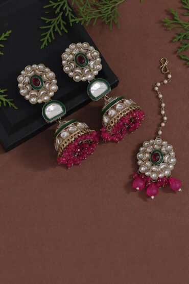 Kundan Earrings With Tikka