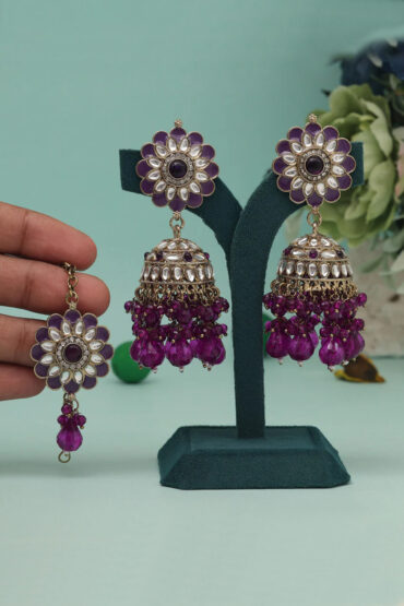 Kundan Earrings With Tikka