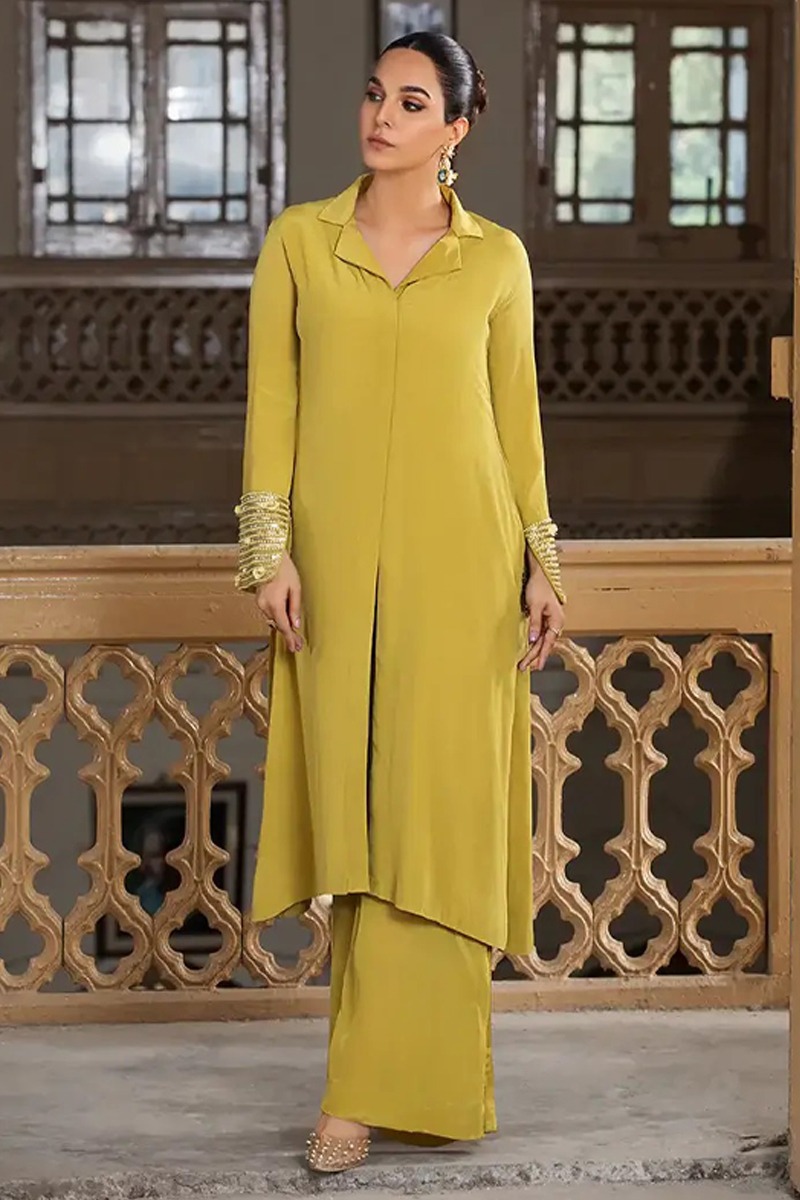 Soha Salwar Kameez In Grip